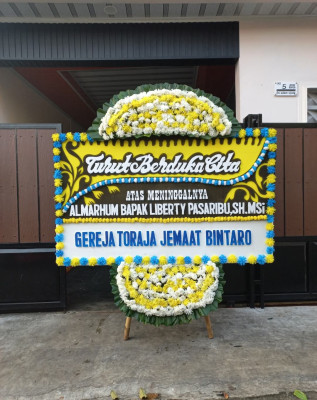 Papan Bunga Duka di Kempas